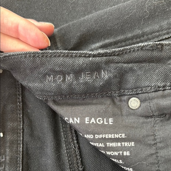 American Eagle Outfitters Black Straight Leg Jeans with Classic Appeal - Picture 6 of 7